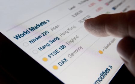 Which Travel Stocks are Sinking Most on Monday?