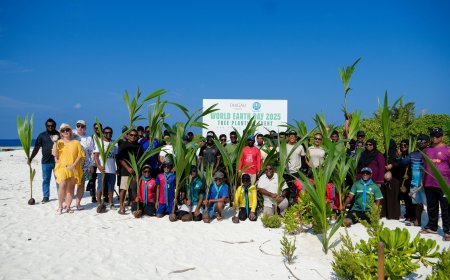 Dhigali Maldives, R. Meedhoo community unite for World Earth Day 2025