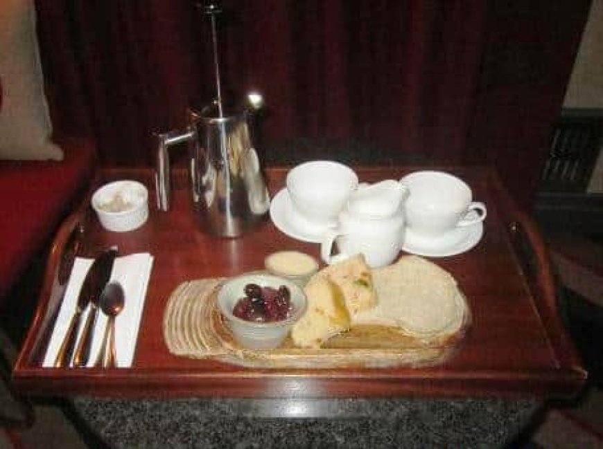 How to Serve Bread & Butter at Restaurant
