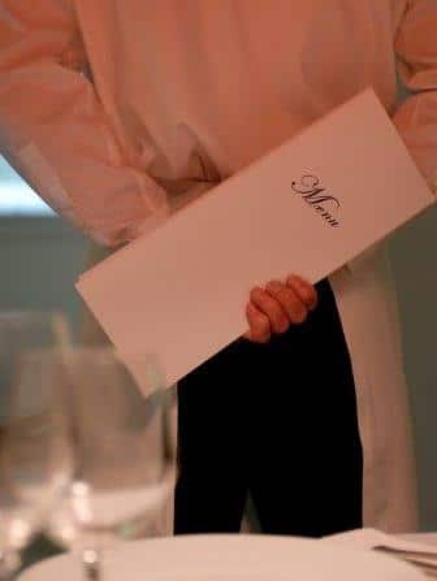 Best Way to Present Menu to Guests in Restaurant