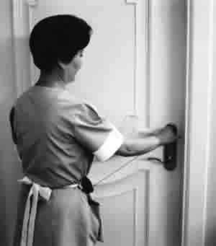 How to Enter Guest Room in Hotel