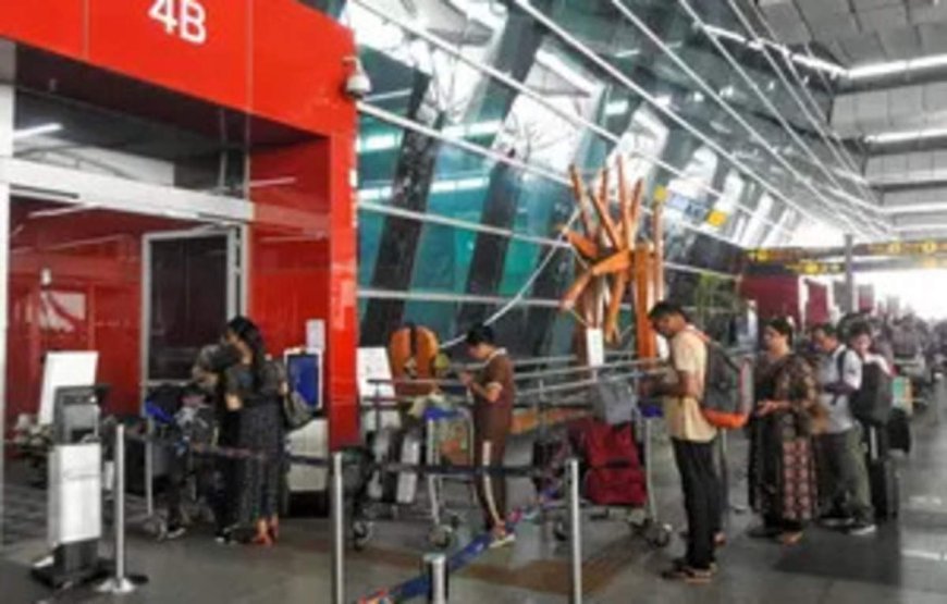 Airlines' shares gain as record 5 lakh flyers travel in a single day