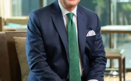 Carlton City Hotel Singapore Appoints Douglas Glen as General Manager