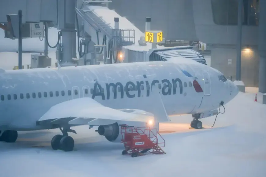 US Travel Chaos to Persist After Winter Storm as Airlines Restore Flights