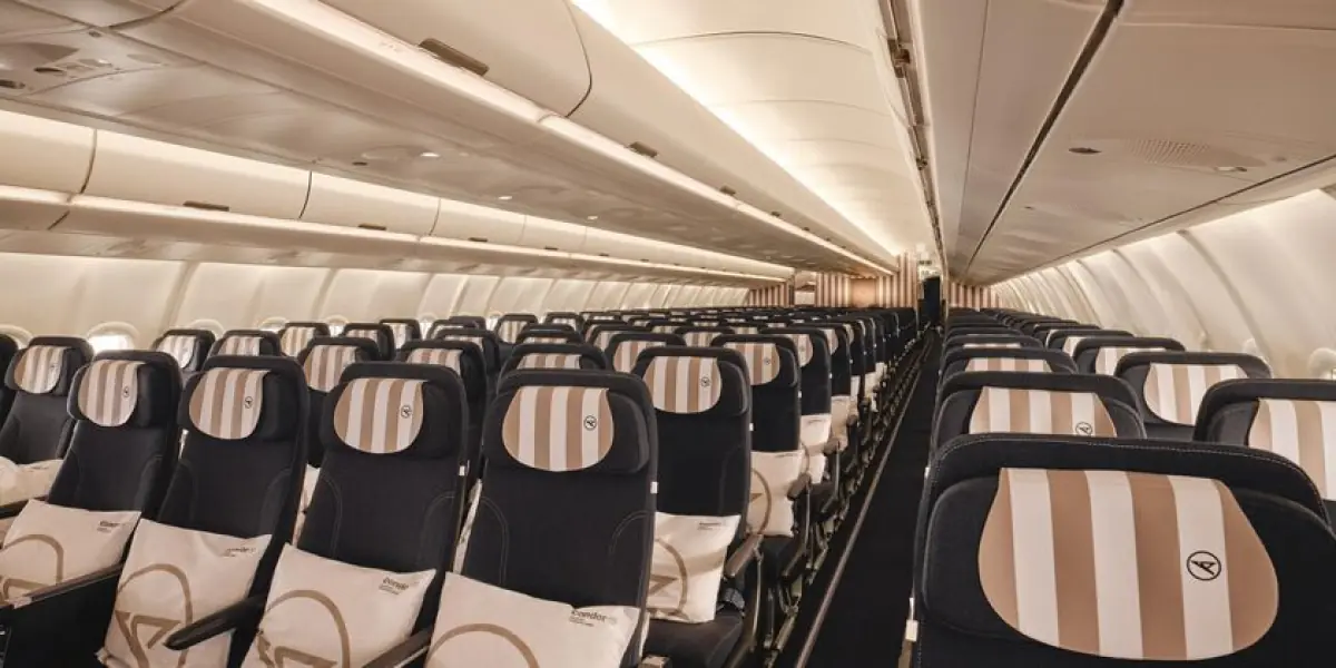 Airlines Offering Extra‑Wide Economy Seats Gain Attention on Long‑Haul Routes