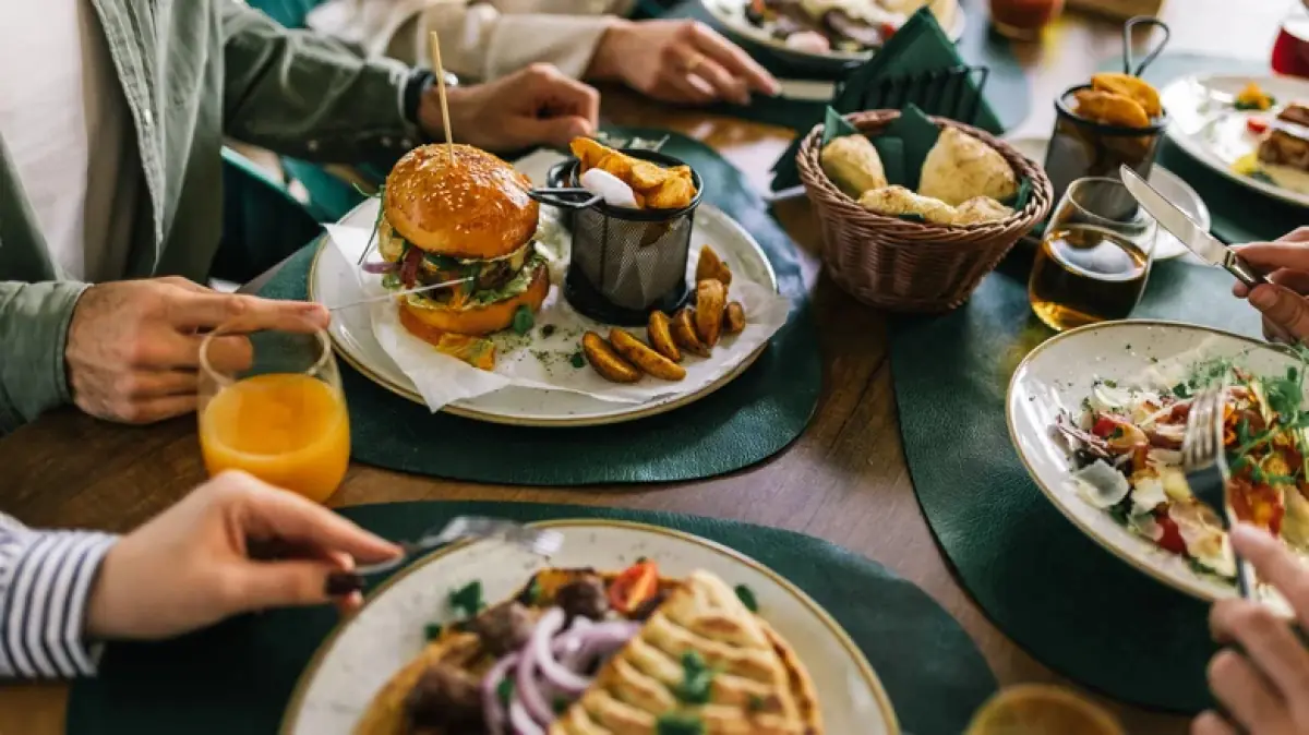 Major Restaurant Chains Announce Location Closures Across 2026