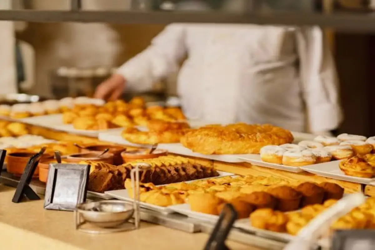 Egypt Orders Early Closure of Restaurants and Cafes to Address Energy and Operational Pressures