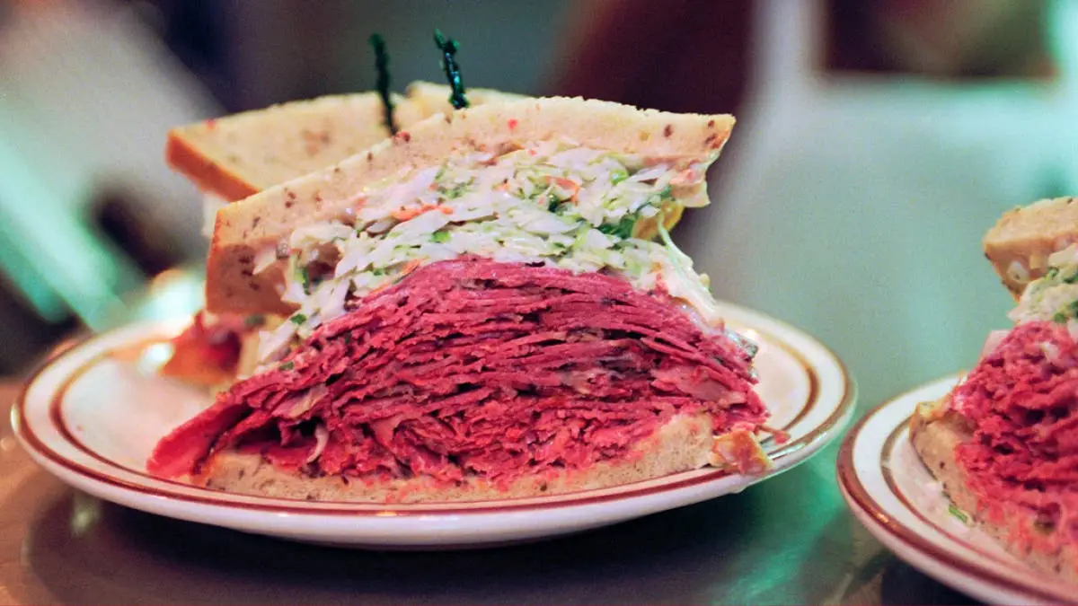 90-Year-Old Restaurant Chain Announces Closures Across Multiple Locations Amid Industry Pressures