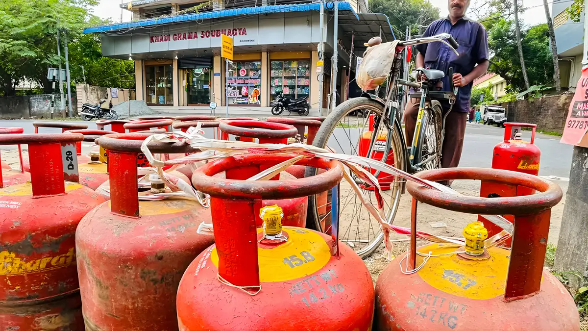 LPG shortage continues to impact hotel industry in Ernakulam, disrupting operations