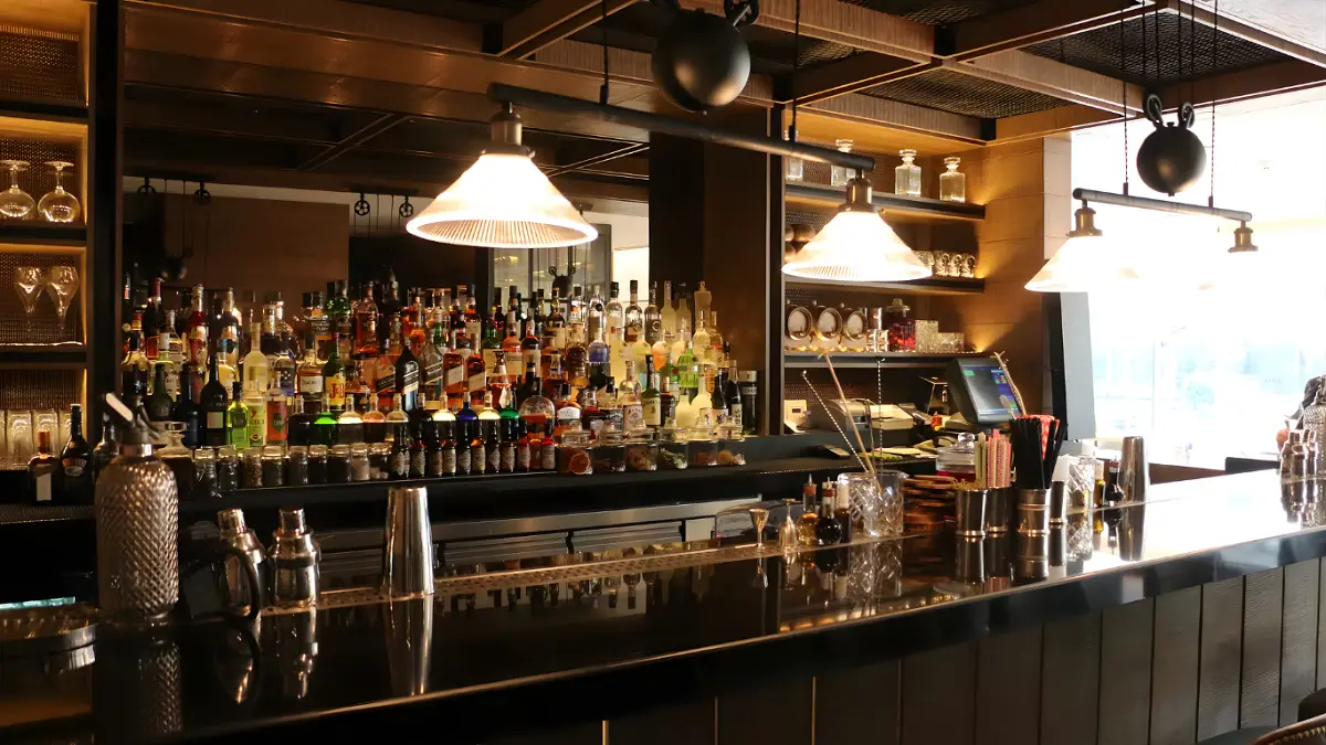 Shangri-La Eros New Delhi Hosts Live Cricket Screenings at Grappa Bar