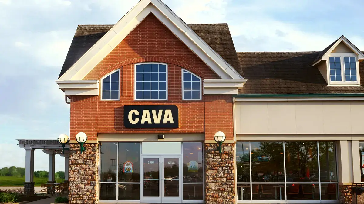 Cava Enters St. Louis With First Outlet, Targets 500 Units in 2026