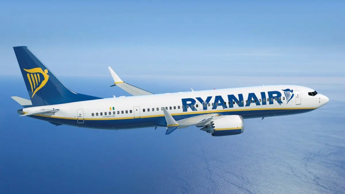 Ryanair Passenger Climbs Into Overhead Bin Mid-Flight