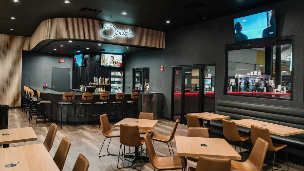 New Restaurant Rivertown Crossings Mall: Oscar’s Restaurant & Bar Opens After Major Renovation