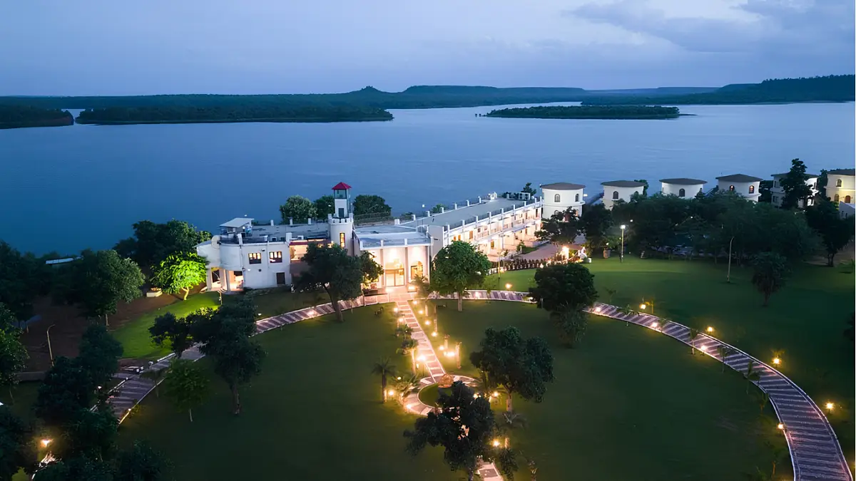 Narwar Lakefront Resort Launches 3-Hour Summer Package for Couples in Shivpuri