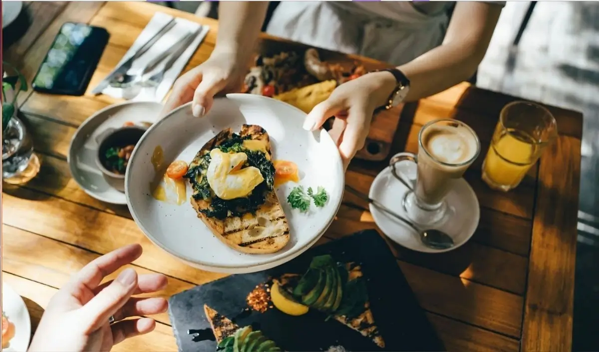 India Food Services Market Set to Reach Rs 12 Lakh Crore by FY30 Driving Massive Restaurant Industry Growth