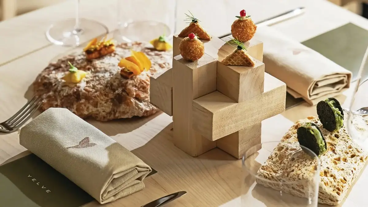 The Philosophy of Dining: Why a Restaurant Thinks More Than It Shows