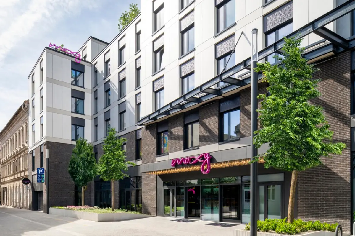 Moxy Hotels Debuts in Hungary with Budapest Opening