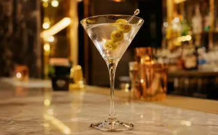 Vodka Martini Cocktail Recipe with SOP, Garnish & Presentation Guide