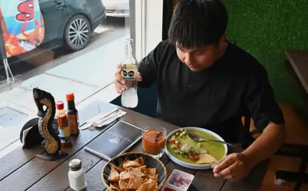 Deported San Diego Paletero Opens Seafood Restaurant in Tijuana
