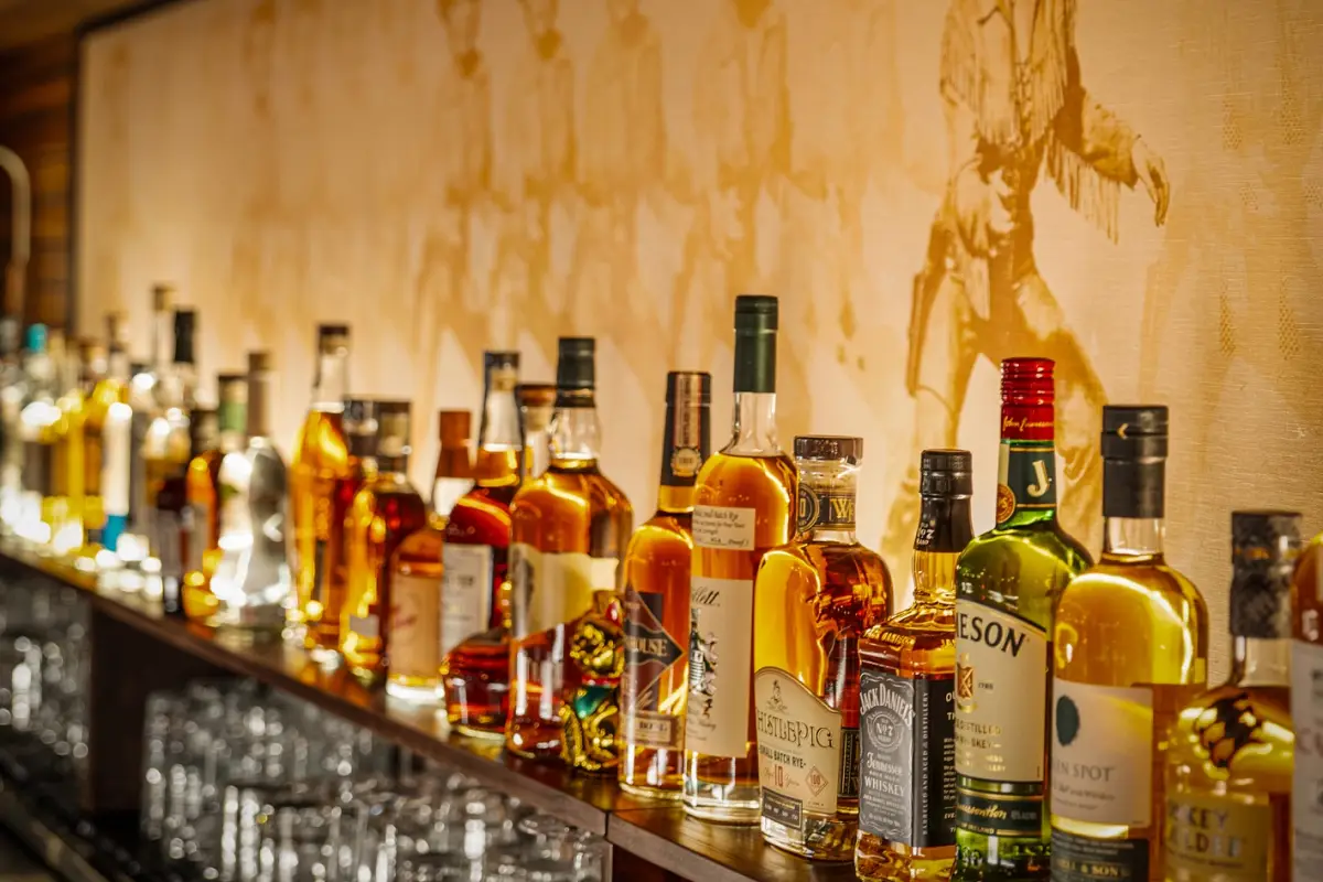 Beer Sales Rise at Chicago Restaurants as Diners Skip Costly Cocktails
