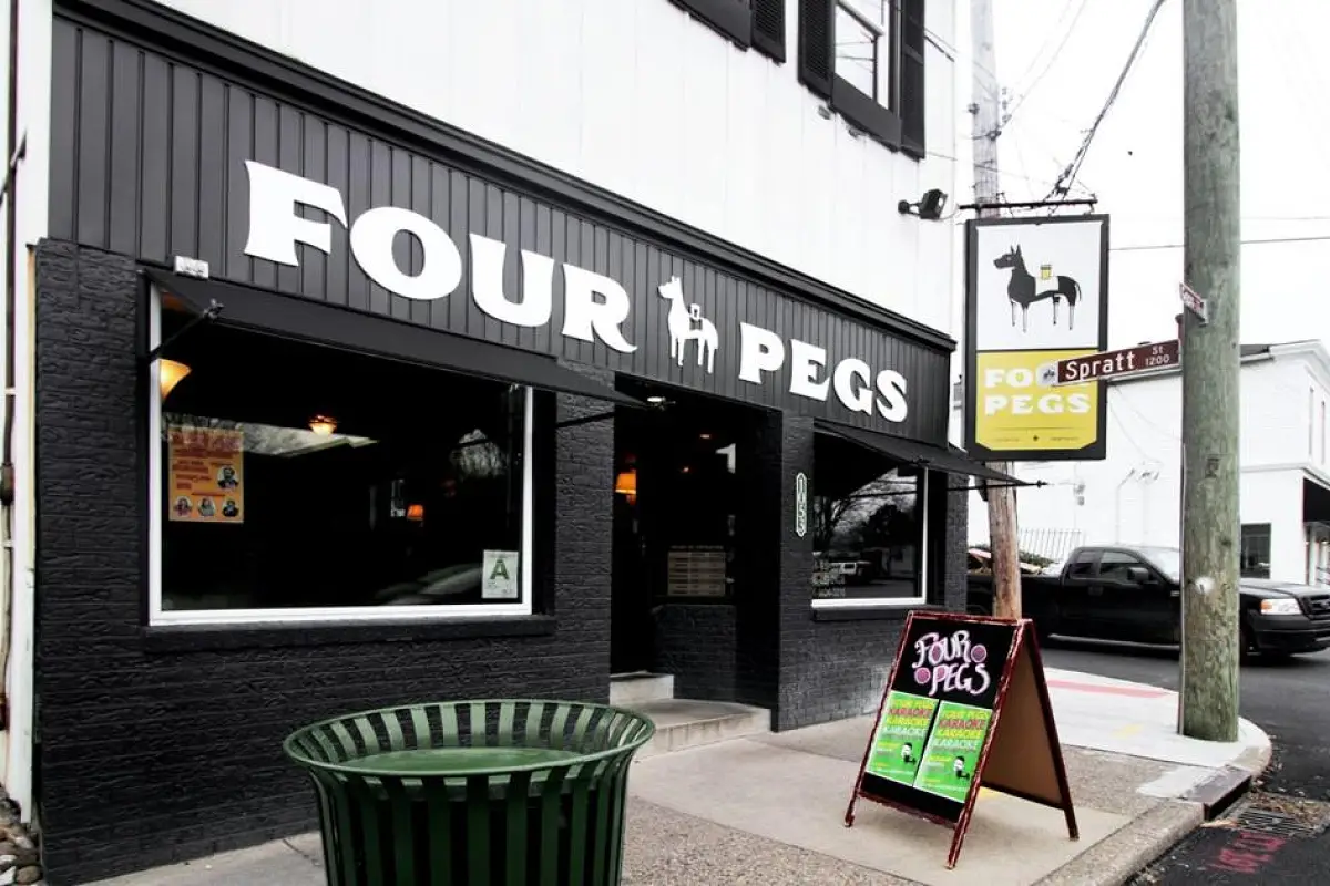 Four Pegs Smokehouse Opens Third Location in Jeffersontown This Summer