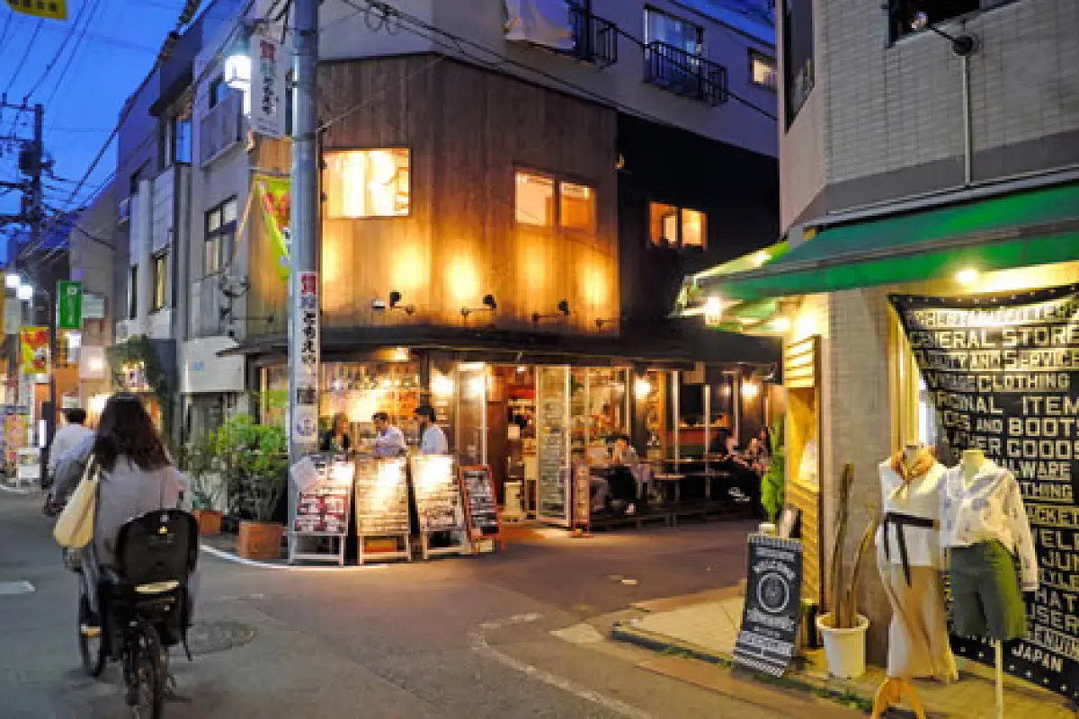 Japan's Izakaya Pubs Close at Fastest Rate Since 1989