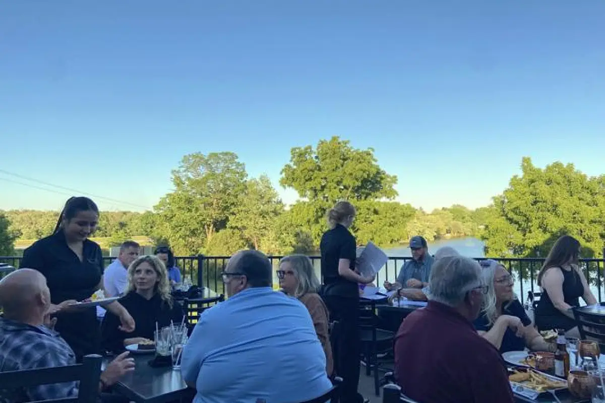 Silver Moon restaurant opens to full house in Watertown