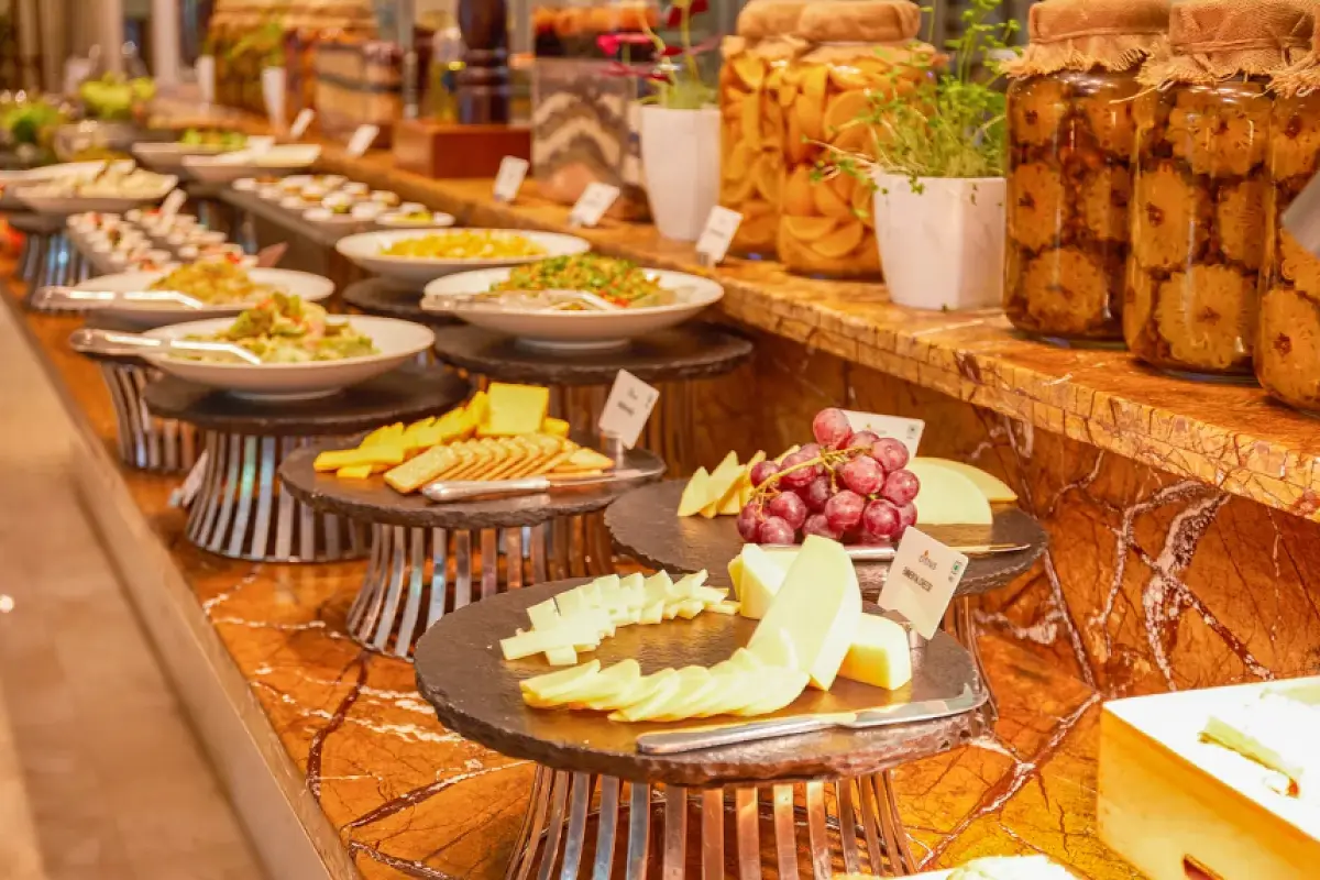 Hosts Father’s Day Brunch at Citrus with Global Flavors