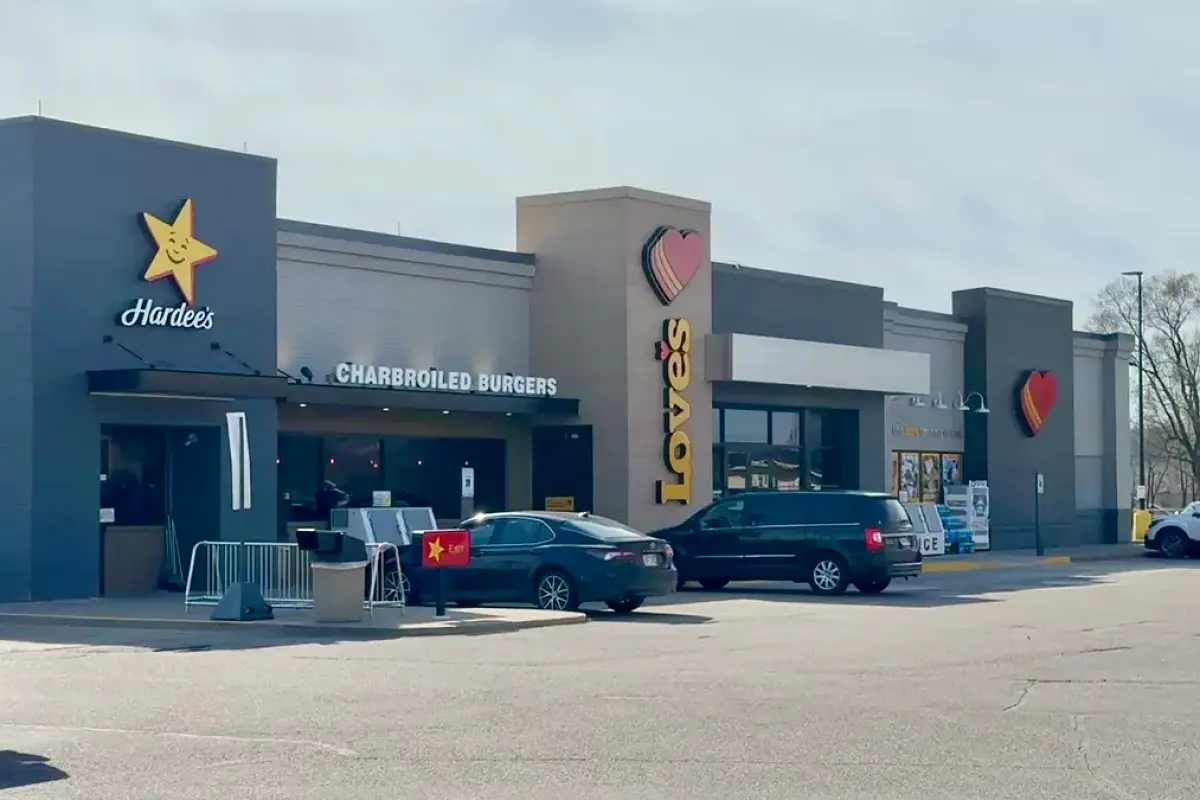 Restaurant Brands Enter C-Stores as Foodservice Sales Rise