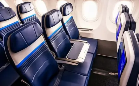 United Airlines Reinvents A321XLR Economy Plus With Shared Table