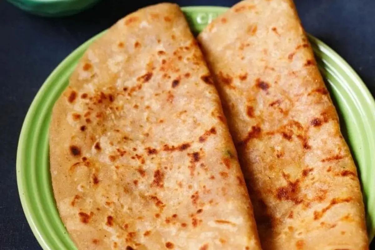Aloo Paratha Recipe (Stuffed Potato Paratha)