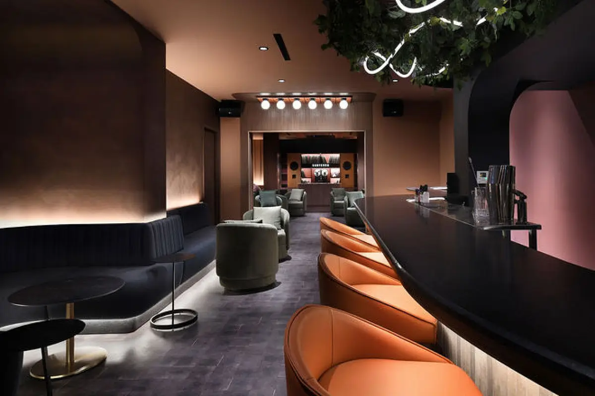 SonoLux Hotel Montreal: Art, Music And History Combine