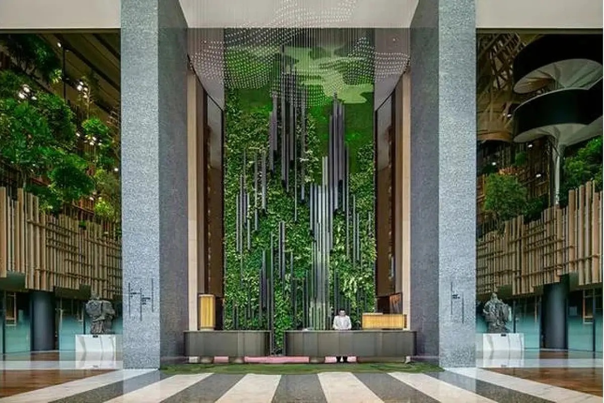 PARKROYAL COLLECTION Marina Bay Wins Top Hotel Honors