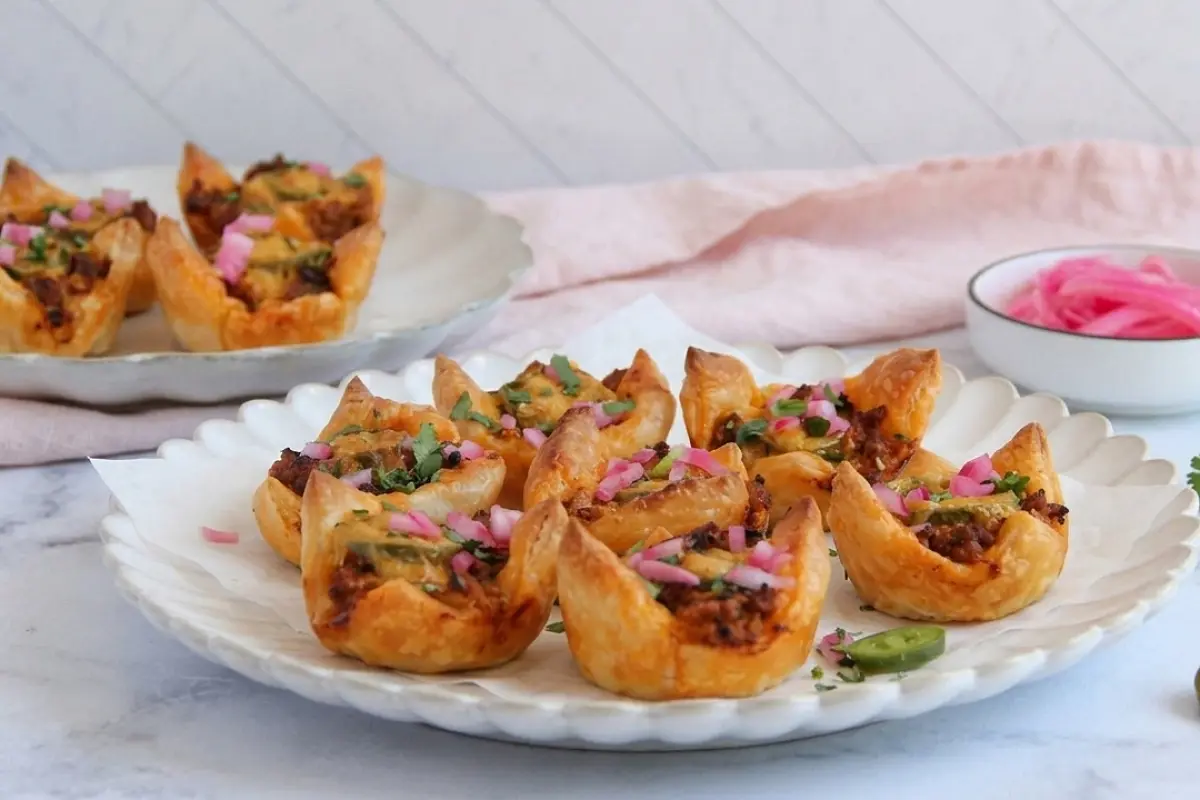 Bombay Chicken Burger Puffs