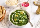 Saag Chicken {Classic Spinach and Chicken Curry}