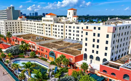Hollywood Beach Resort Redevelopment Divides Community