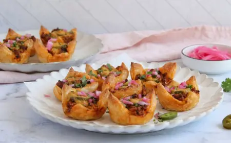 Bombay Chicken Burger Puffs