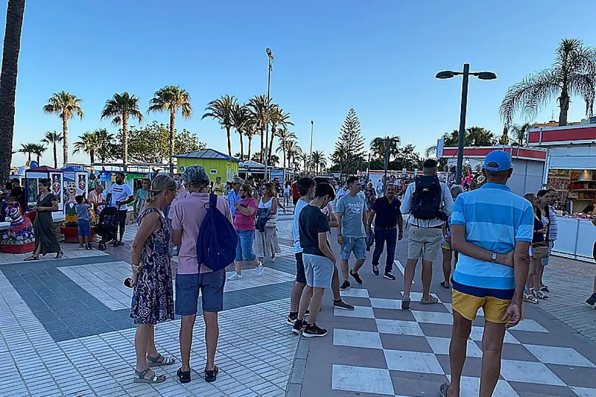 Vélez-Málaga Restaurant Terrace Opening Hours Extend to 2am