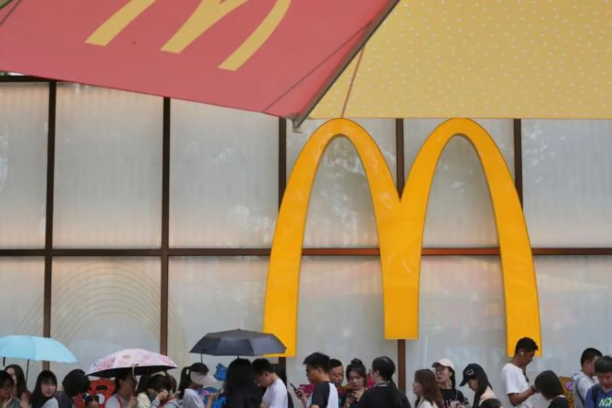 US and China Fast Food Chains Cross the Pacific Both Ways