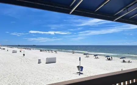 Sea-N-Suds Restaurant Gulf Shores: Beachfront Hospitality Endures