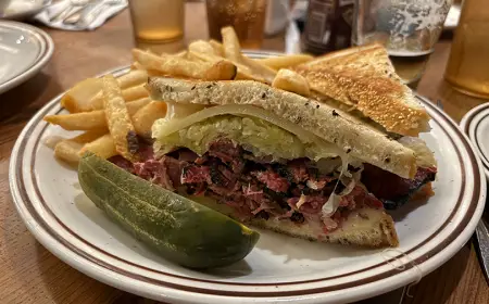 Diners Drive Ins and Delis Los Angeles Unveil Route 66 Icons