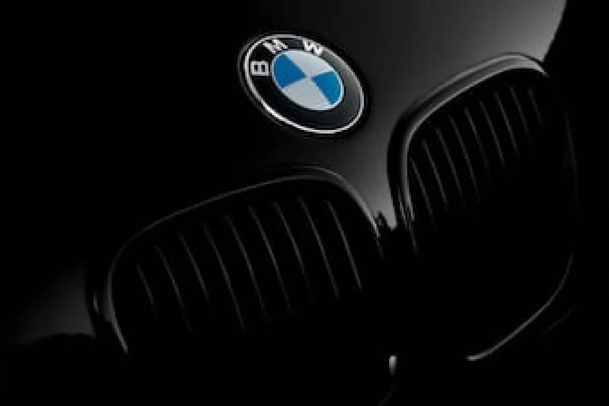 Restaurant Owner Gifts BMWs to Employees in China