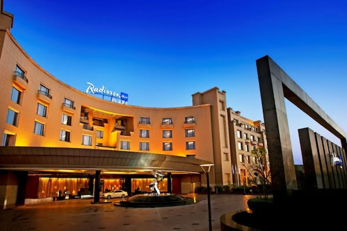FSSAI Action Against Radisson Blu Hotel Delhi 2026 After Hygiene Violations