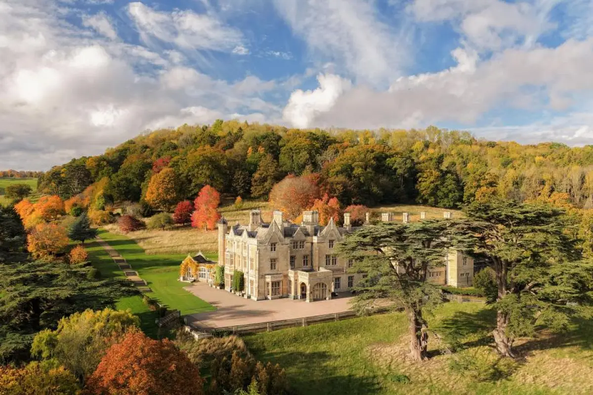 Cedar 1905 Michelin Guide Restaurant at Dumbleton Hall Earns Early Praise