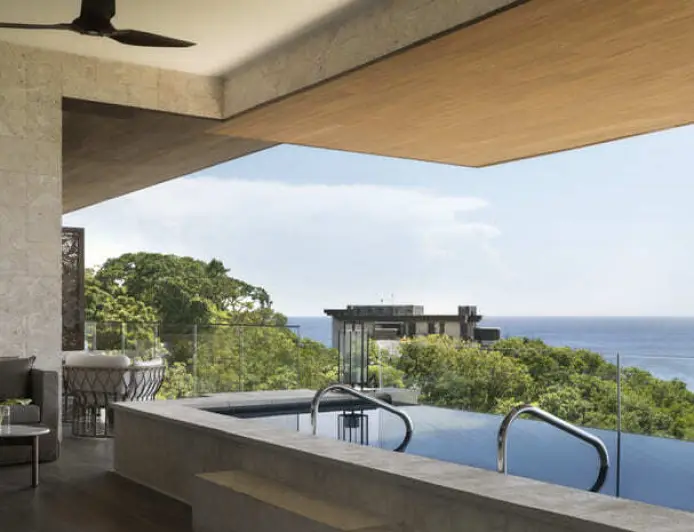 Bêyabu Rooftop Kimpton Grand Roatán Opens Over West Bay Beach