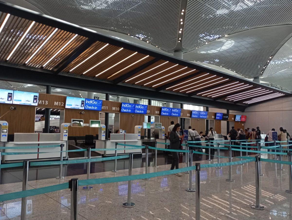 Asia flight cancellations: 1,463 Cancelled, 4,221 Delayed Breaking