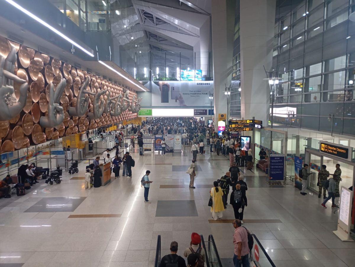 Middle East flight cancellations: Breaking 233 Canceled, 1818 Delayed