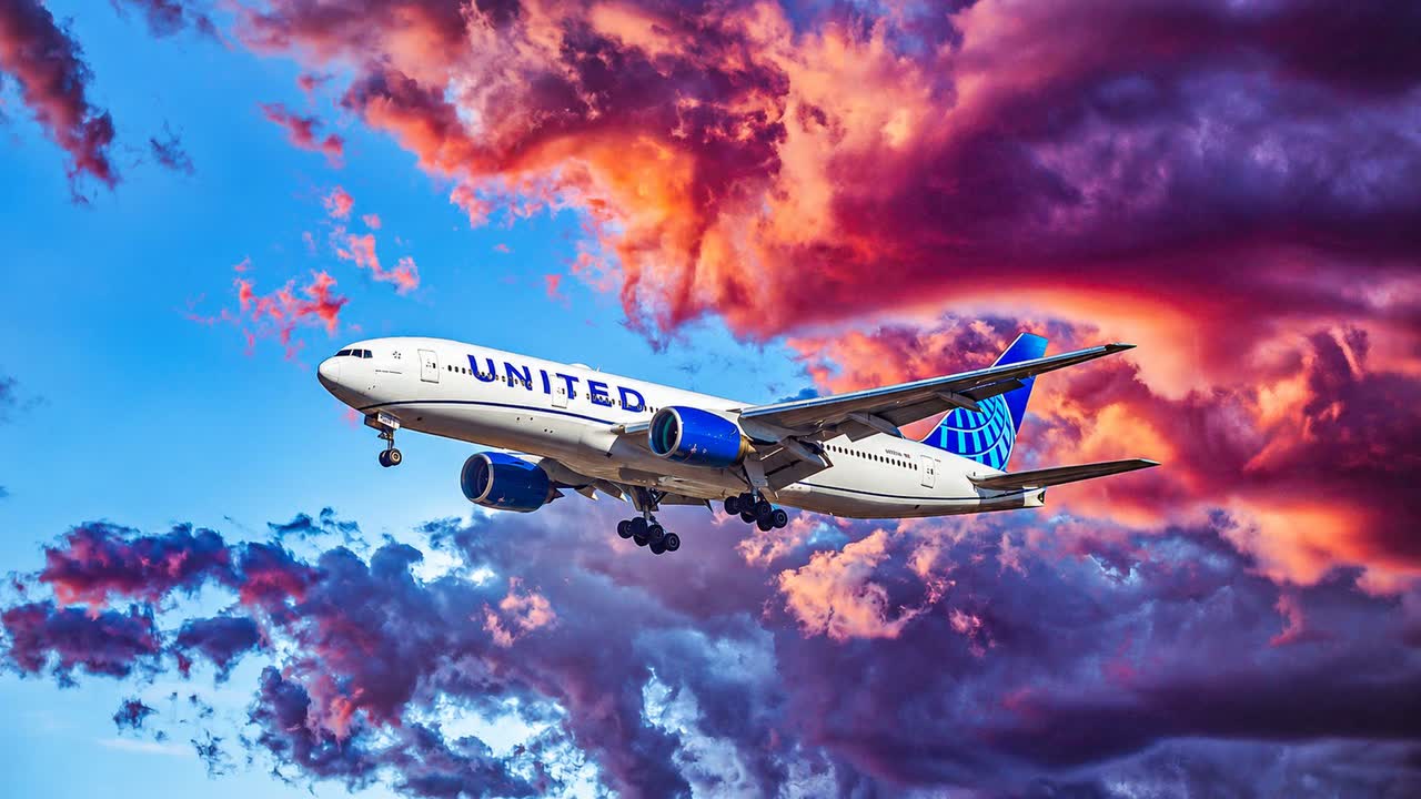 United Airlines Turbulence: Breaking 3,000-Foot Drop Injures Four