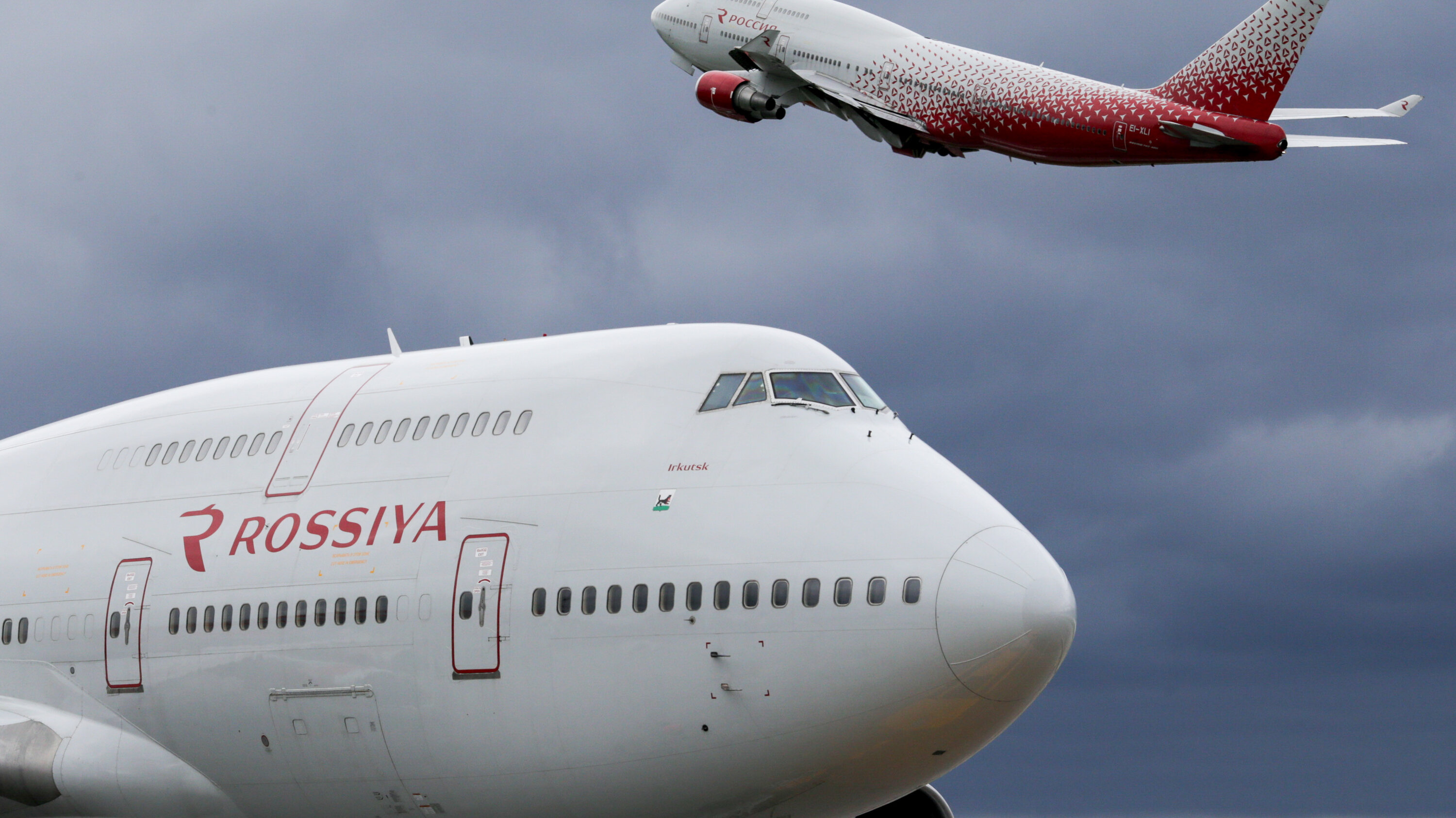 Russia Reactivates Stored Boeing 747 Freighters and Passenger Jets
