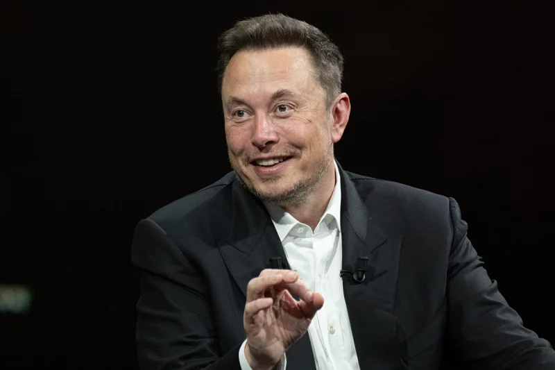 Airline Launches “Great Idiots Sale” After Elon Musk Feud